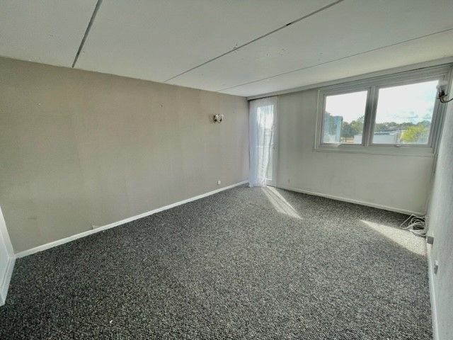Property photo 2 of 6 Lounge