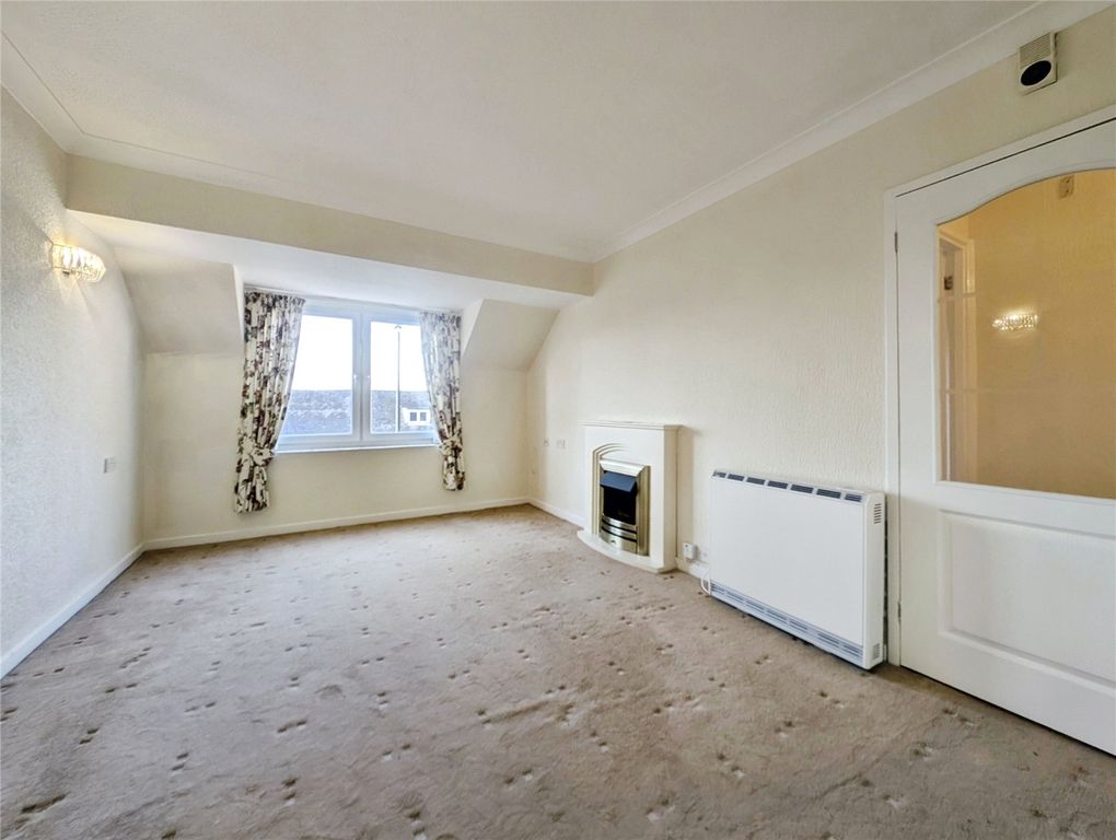 Property photo 2 of 12 Living Room