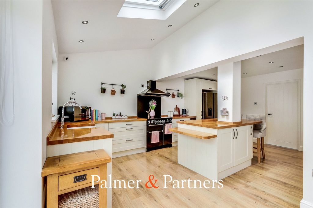 Property photo 1 of 29 Picture No. 20