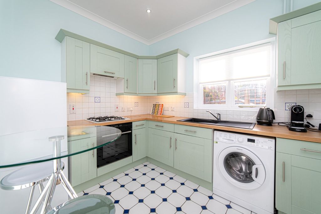 Property photo 3 of 12 Picture 3