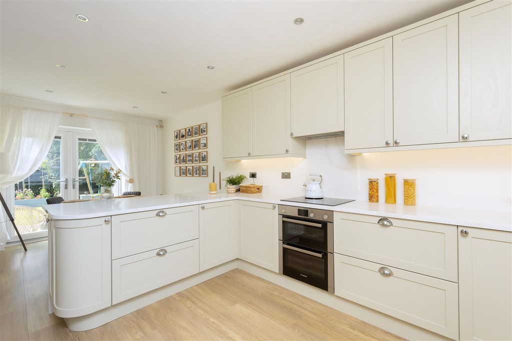 Property photo 3 of 36 Kitchen Diner