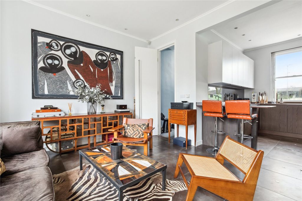 Property photo 3 of 18 Reception/Dining