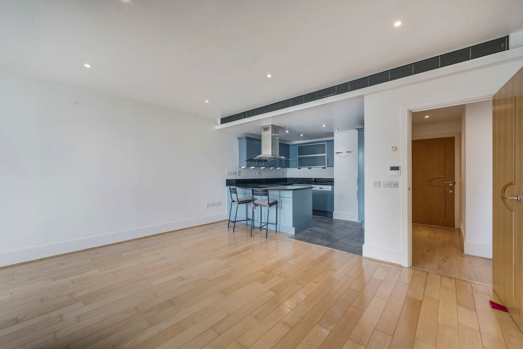 Property photo 3 of 15 Reception Room