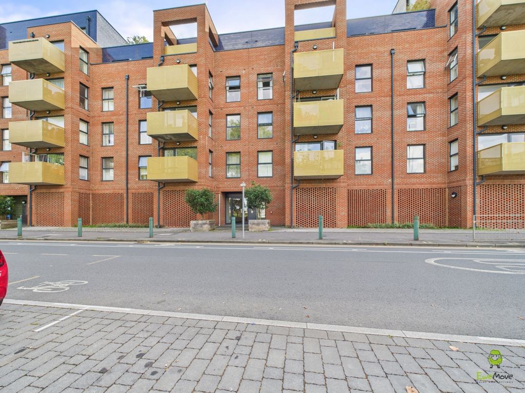 Property photo 2 of 13 Presented By Kevin At Ewemove Bexleyheath And Dart