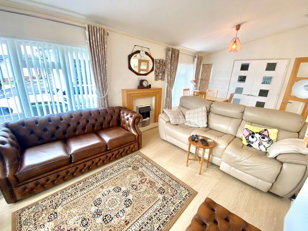 Property photo 3 of 38 Lounge/Dining Room