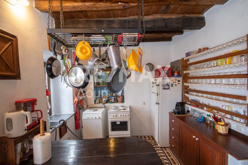 Property photo 3 of 36