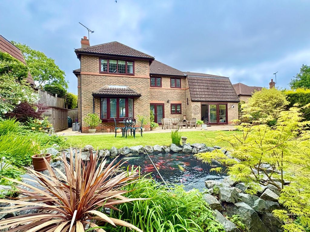 Property photo 2 of 34