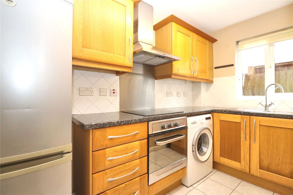 Property photo 3 of 8 Picture No. 06