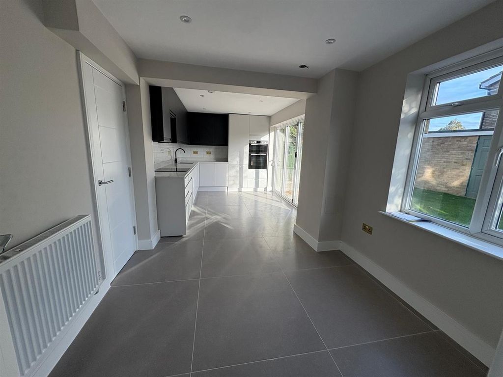 Property photo 2 of 17 Img-20251007-Wa0010.Jpg