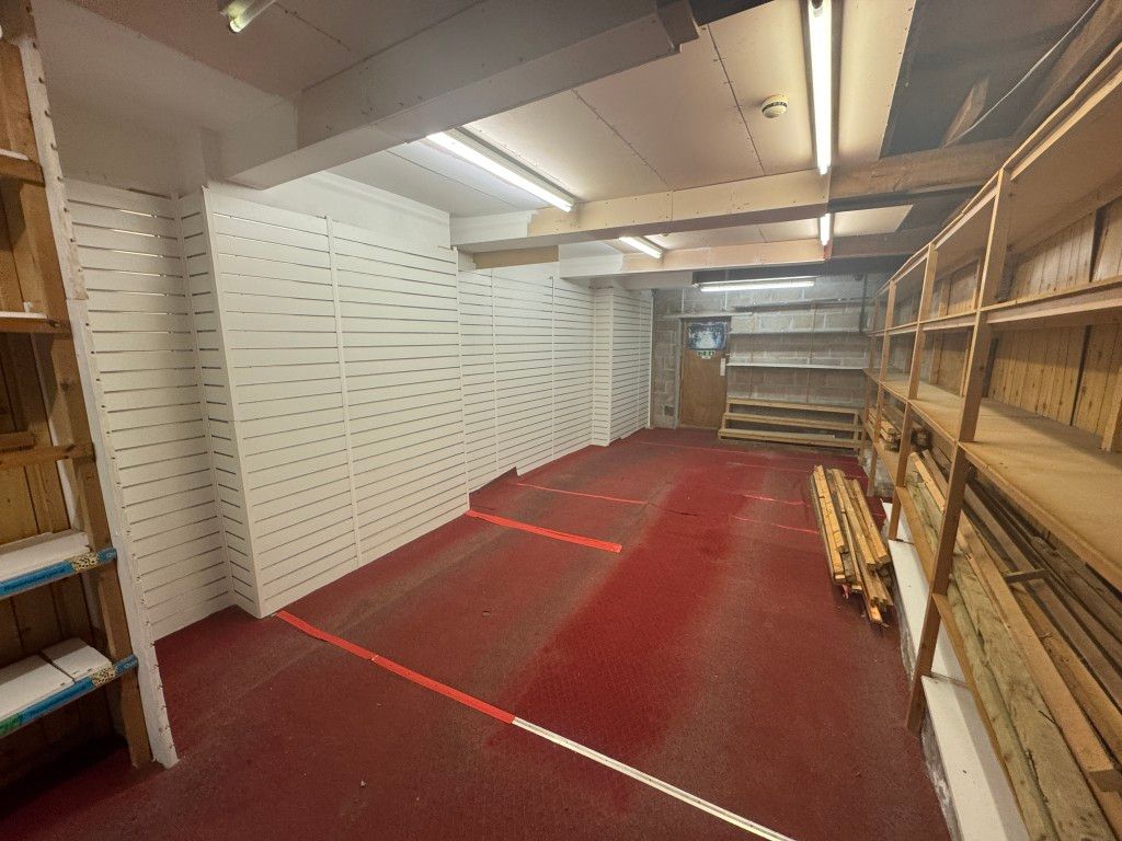 Property photo 3 of 11 Further Retail Area