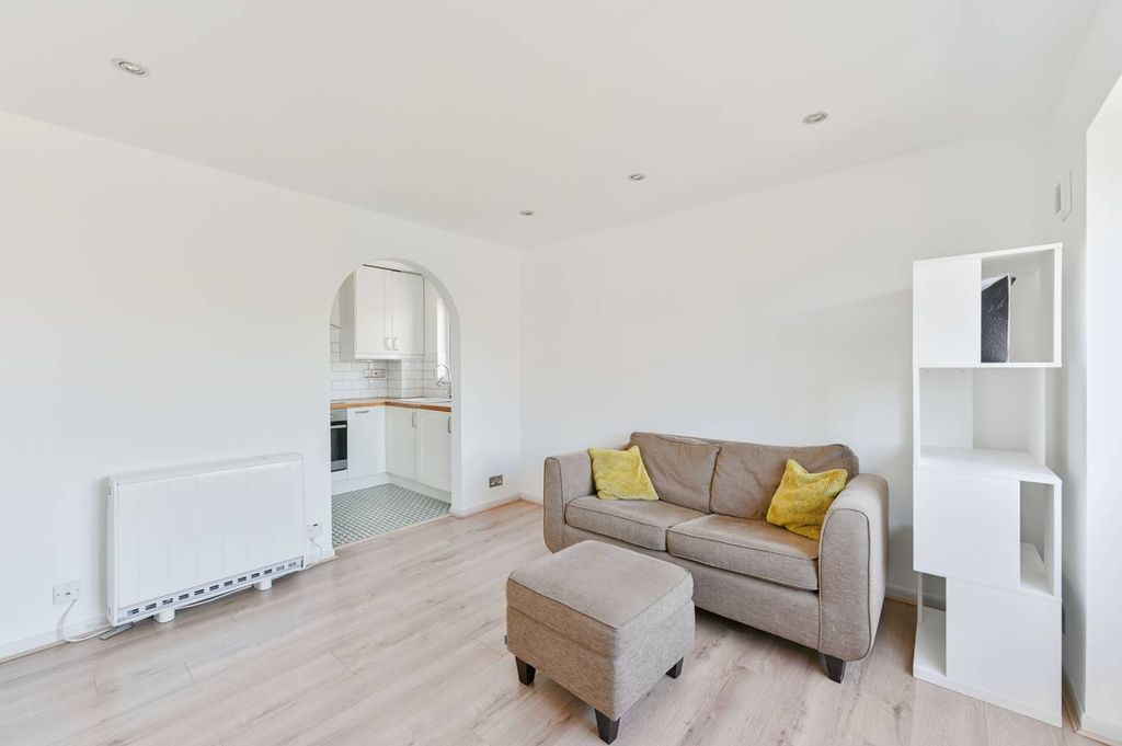 Property photo 1 of 6