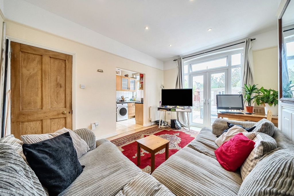Property photo 2 of 12