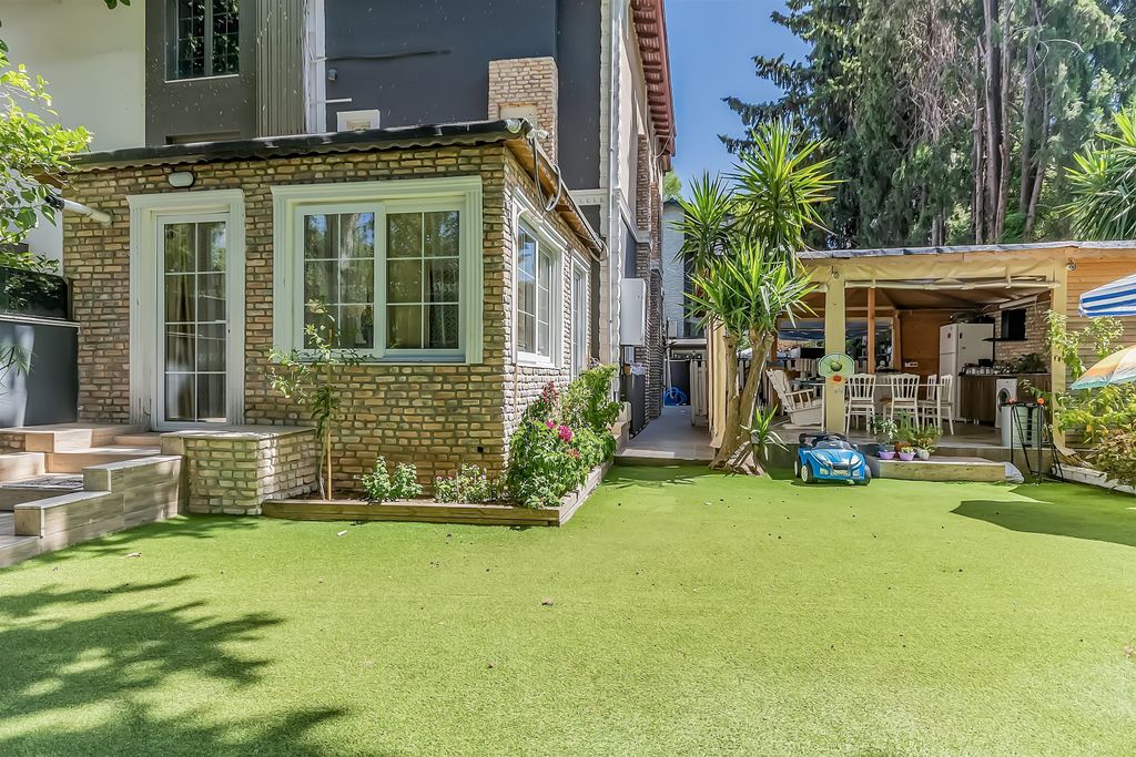 Property photo 3 of 18 Incredible Antalya Property For Sale - Low-Maintenance Garden