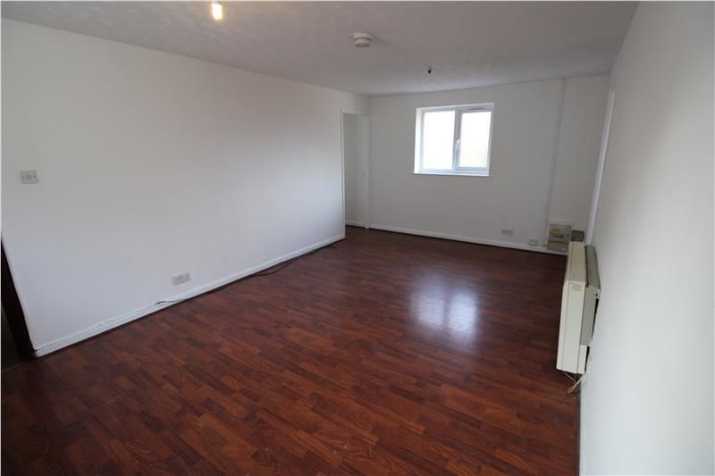 Property photo 3 of 8 Photo 6