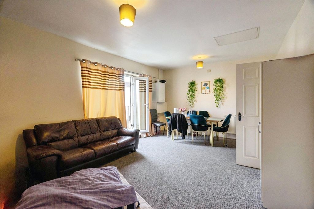 Property photo 2 of 11 Picture No. 25