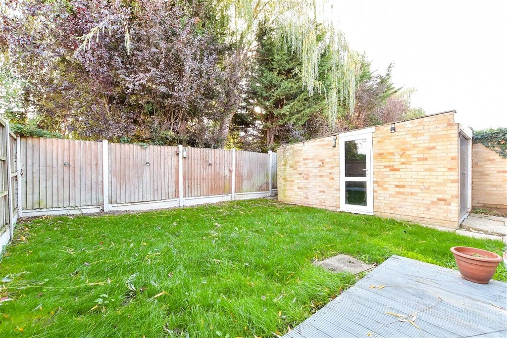 Property photo 2 of 12 Garden