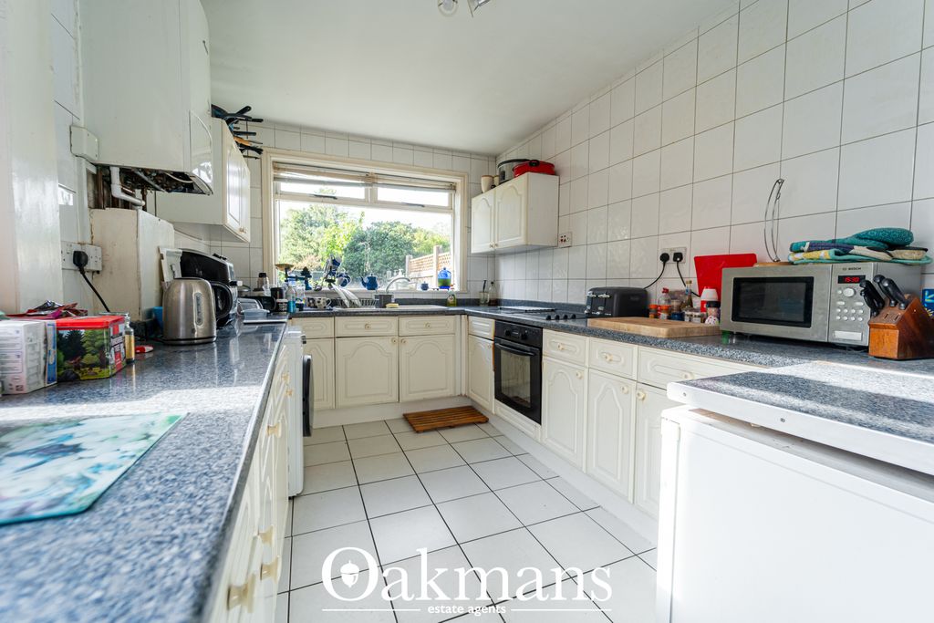 Property photo 2 of 25 Kitchen