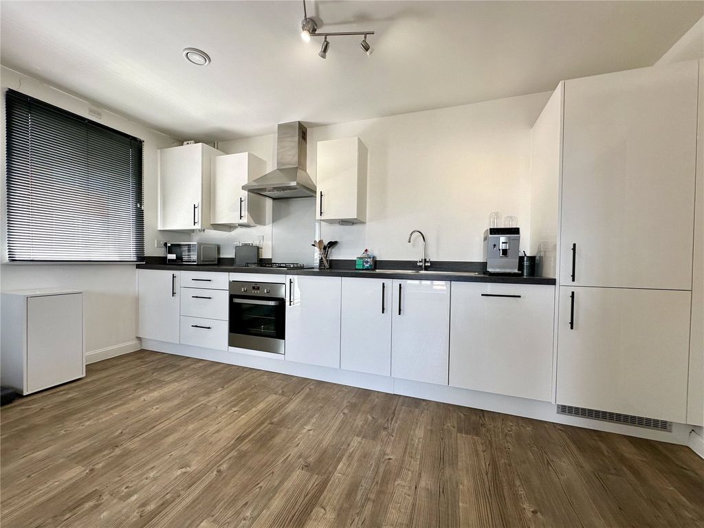 Property photo 2 of 17 Picture No. 06