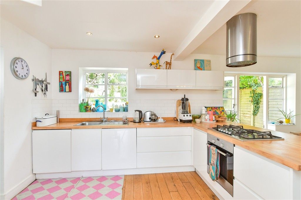 Property photo 2 of 12 Kitchen/ Dining Area