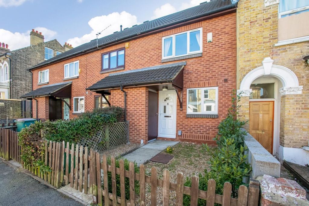 Property photo 1 of 12 Gzrmo077C56Uc_7Reipc0Yah6W4.Jpg
