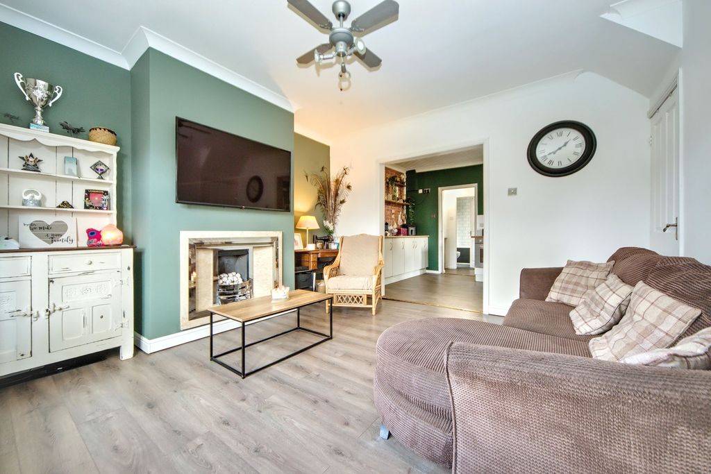 Property photo 2 of 22