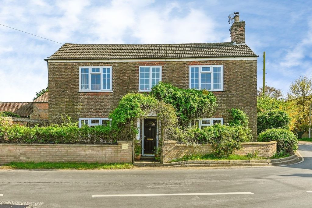 Property photo 1 of 41