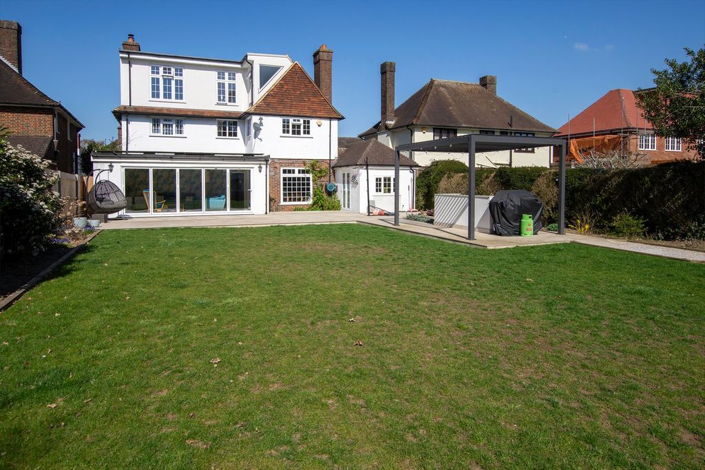 Property photo 2 of 44