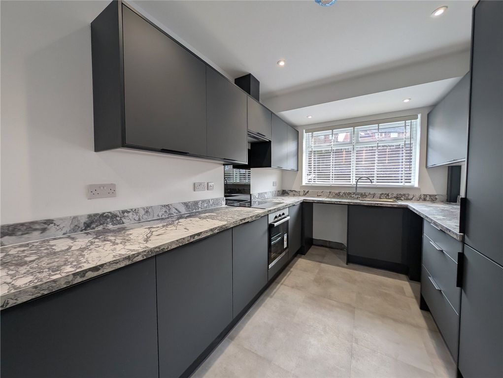 Property photo 3 of 16 Picture No. 18