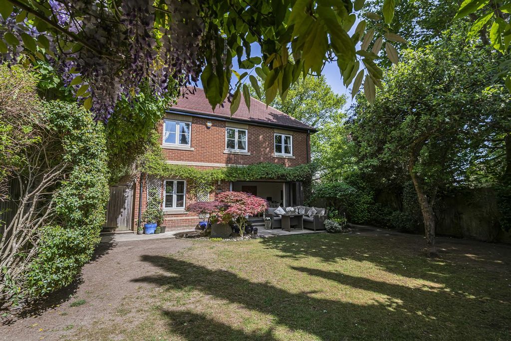 Property photo 2 of 18