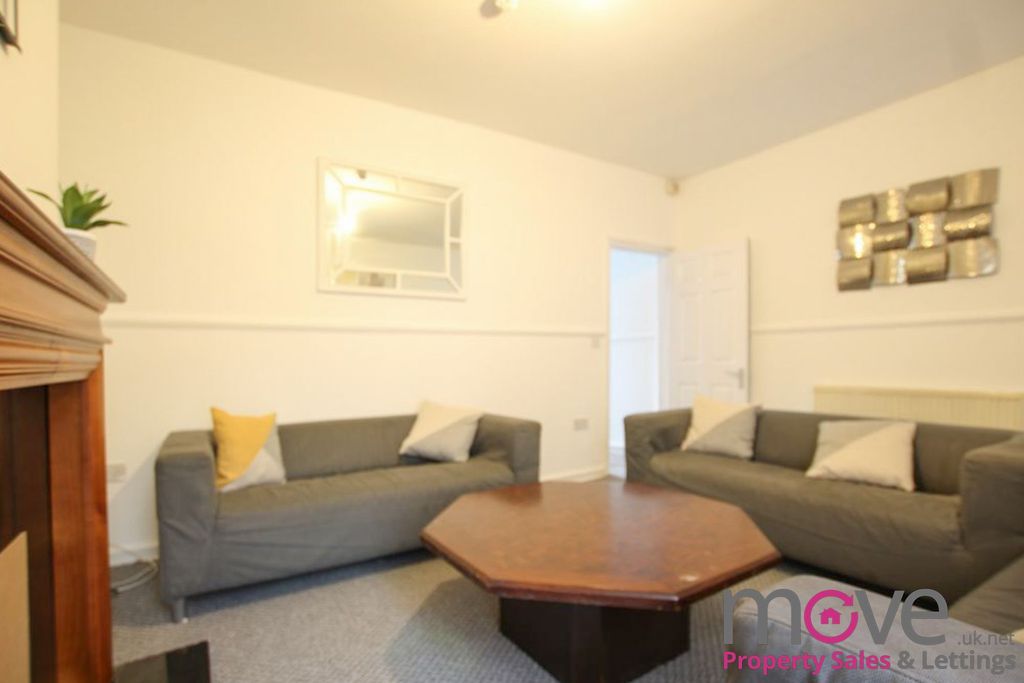 Property photo 3 of 6 Photo 4