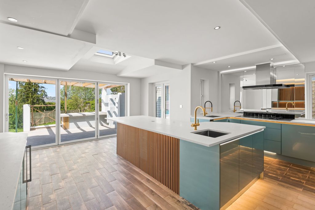 Additional image 8 of 5 bed detached house for salePlymstock Road, Plymstock PL9