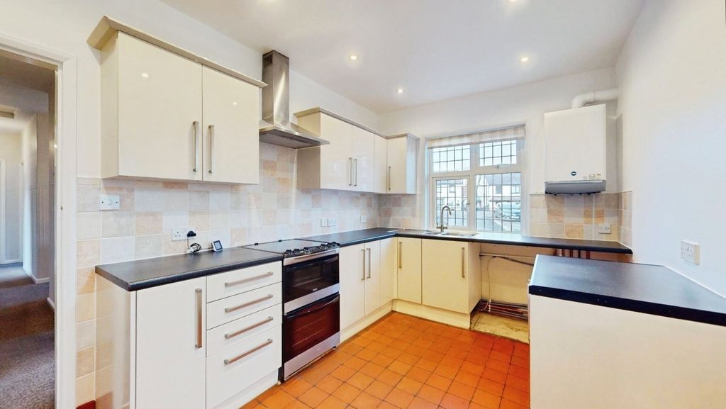 Property photo 3 of 10 Pbox-Img.Jpg