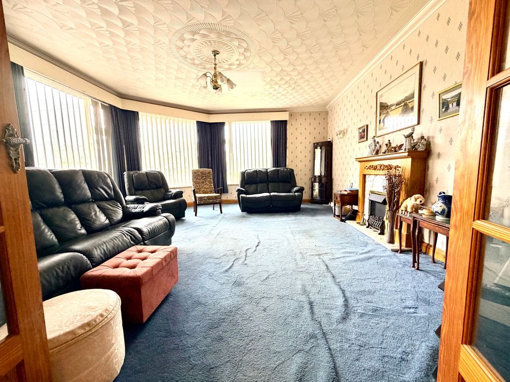 Property photo 2 of 25