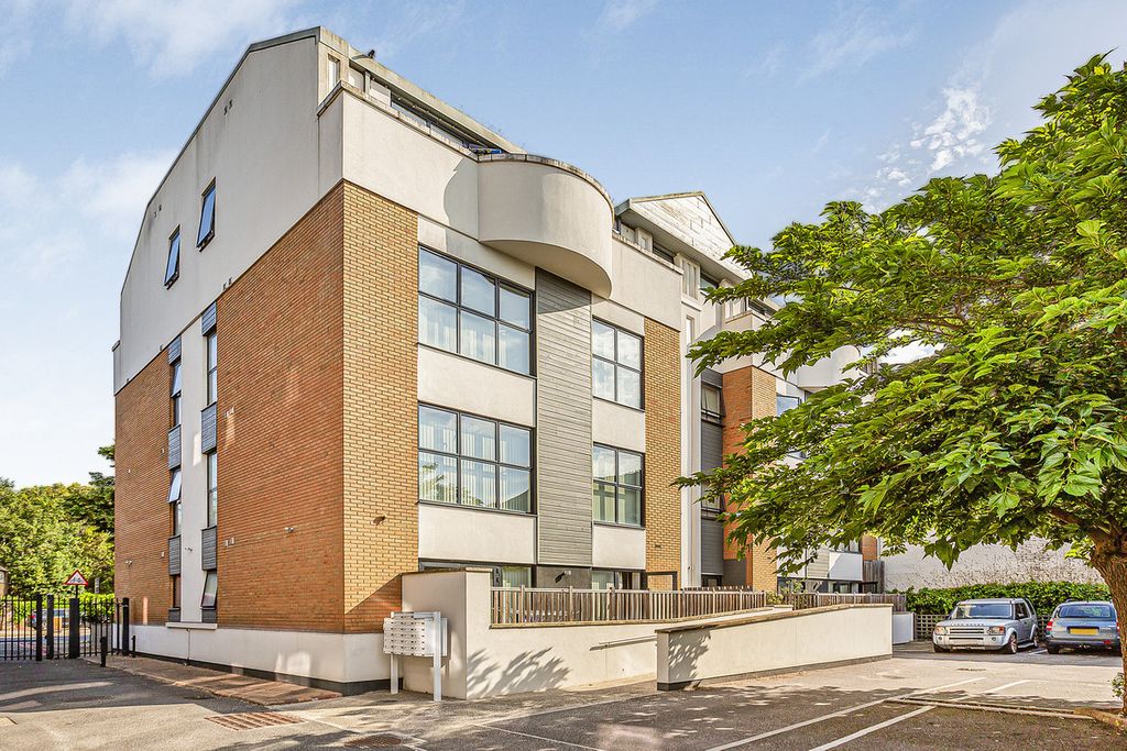 Property photo 1 of 10