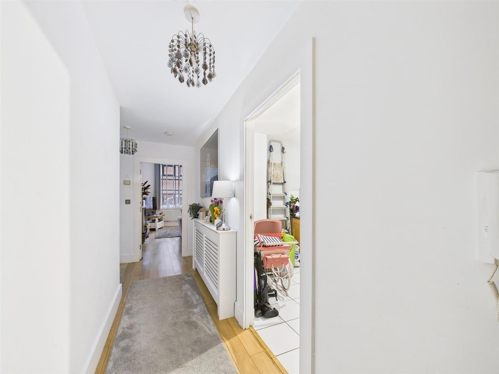 Property photo 2 of 24 Cam03844G0-Pr0368-Still005.Jpg