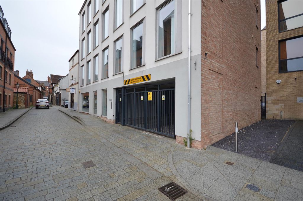 Property photo 1 of 6 Front