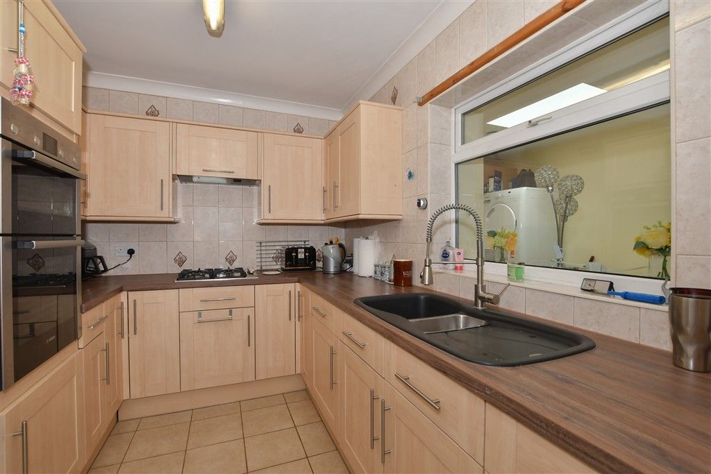 Property photo 1 of 17 Kitchen