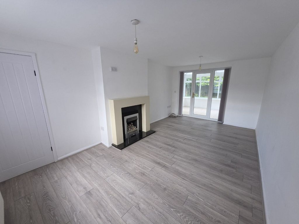 Property photo 2 of 14 5567832