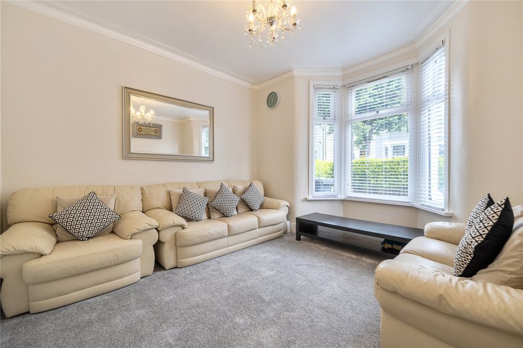 Property photo 2 of 11 Picture No. 21