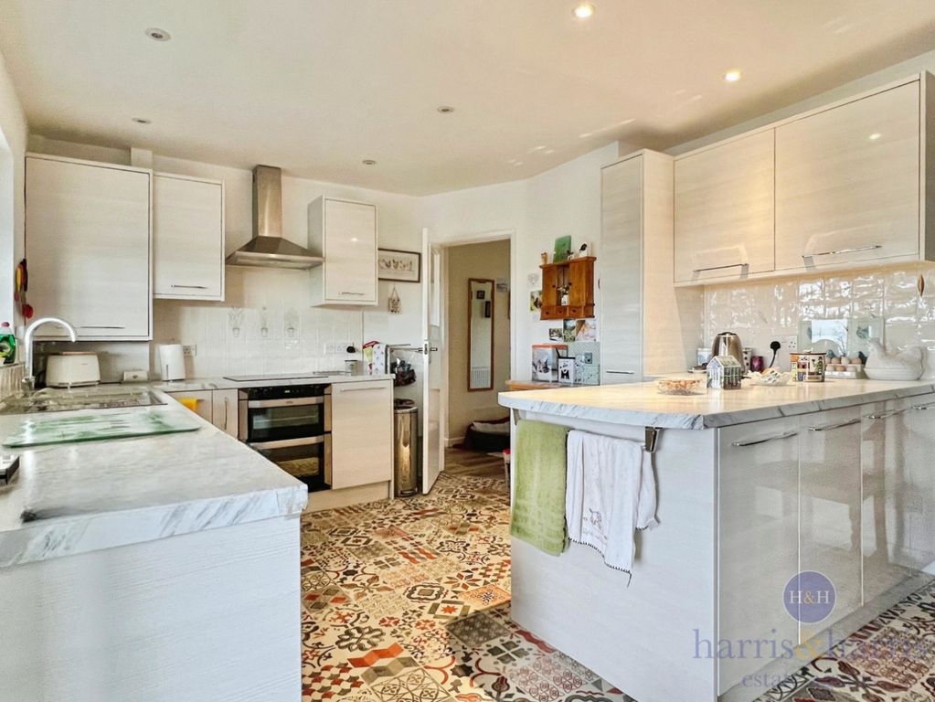 Property photo 3 of 17 Pbox-Img.Jpg