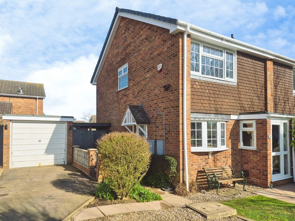 Property photo 1 of 19 Deniston Avenue, Broughton Astley