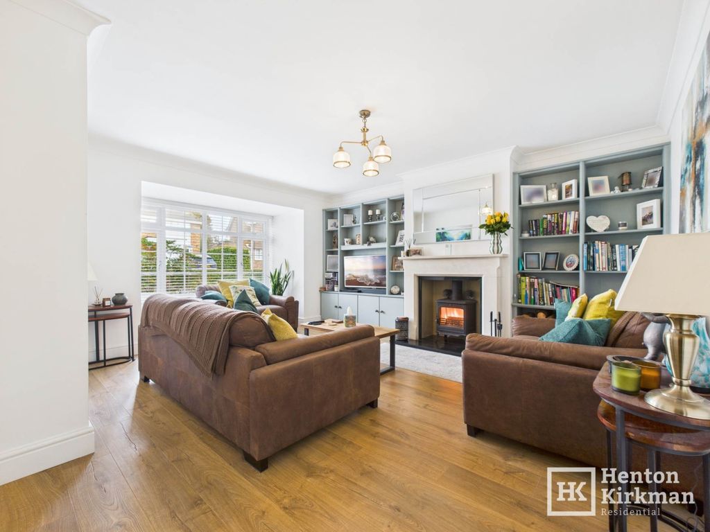 Property photo 2 of 23