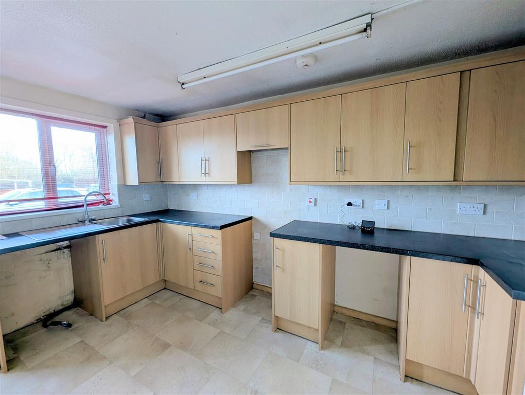 Property photo 3 of 10 Pxl_20251216_105349866~2.Jpg