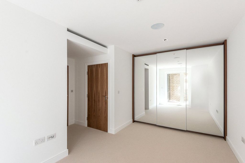 Property photo 3 of 7 Picture No. 01
