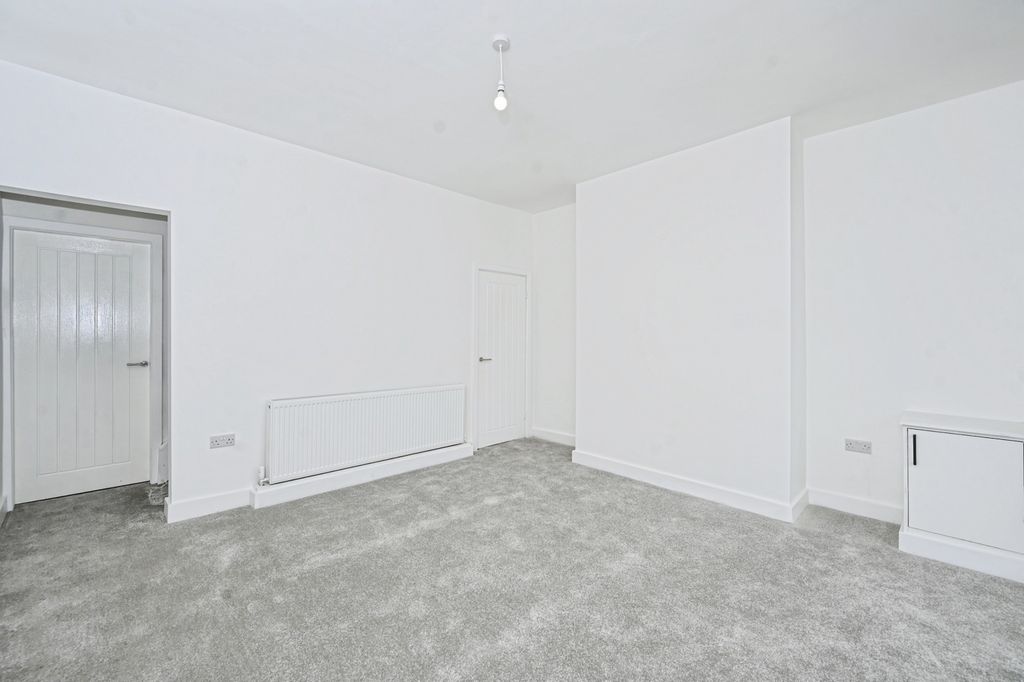 Property photo 2 of 18 Pbox-Img.Jpg