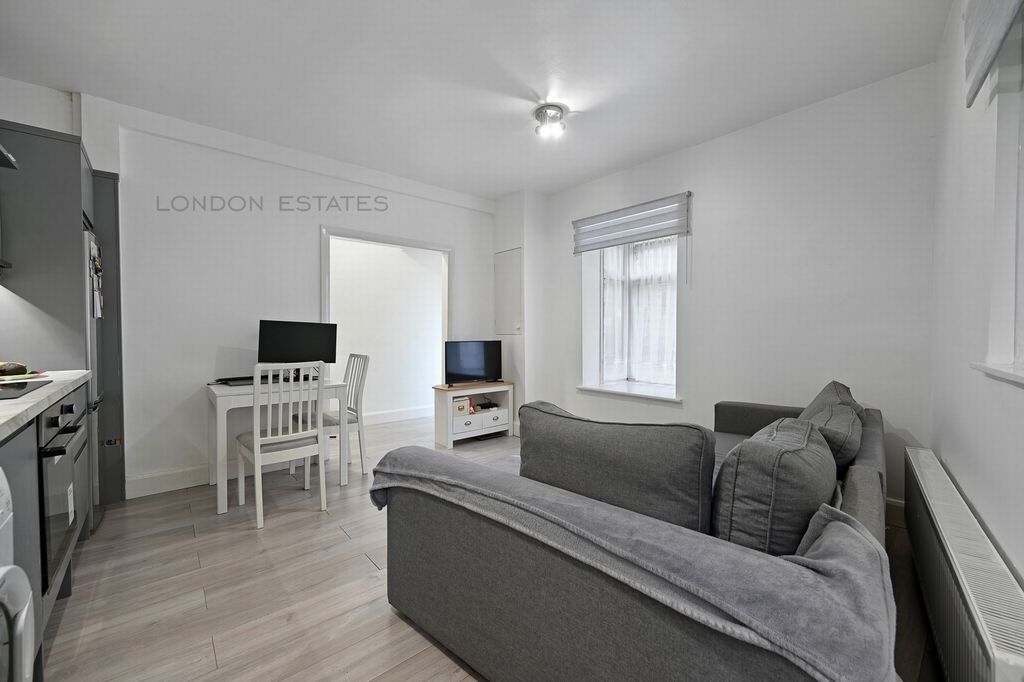 Property photo 2 of 11 Photo 8