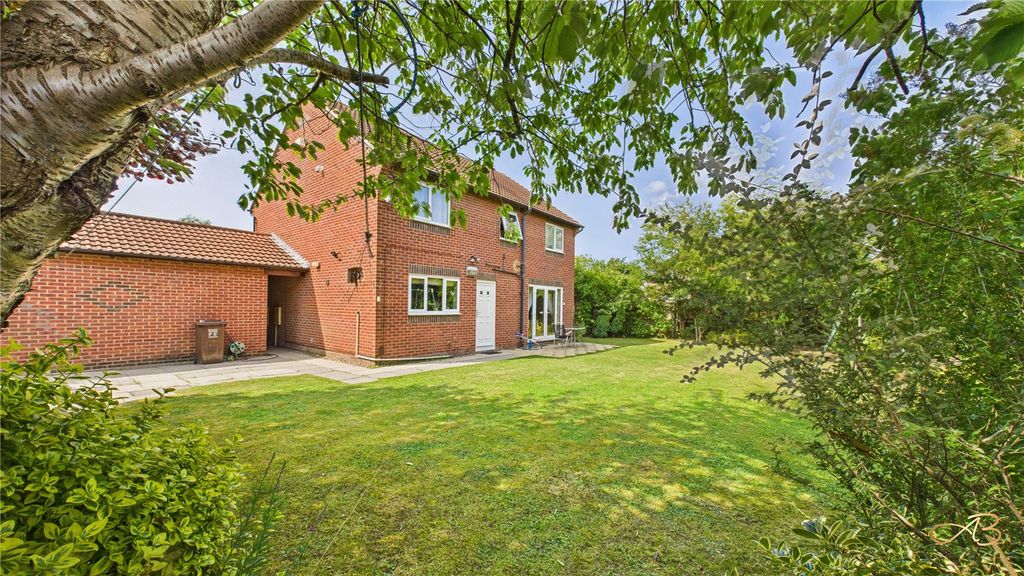 Property photo 2 of 22 Picture No. 32
