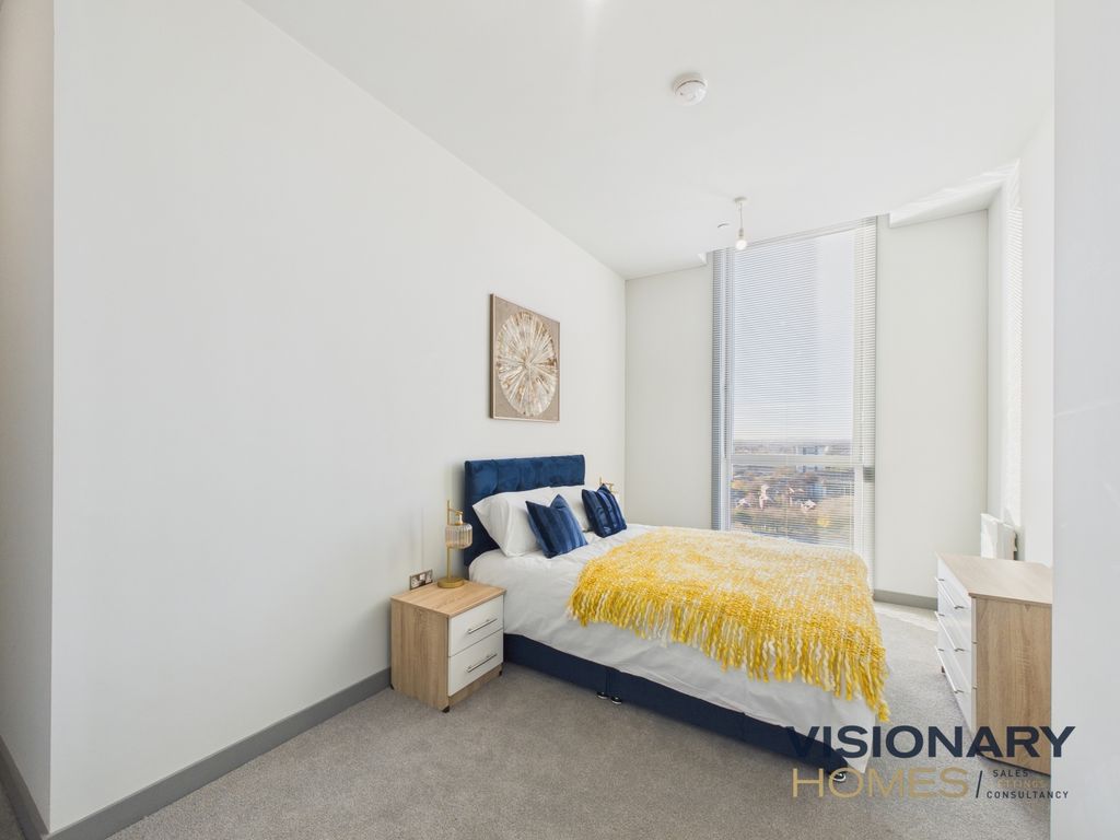 Property photo 3 of 11 Cam03522G0-Pr0229-Still006