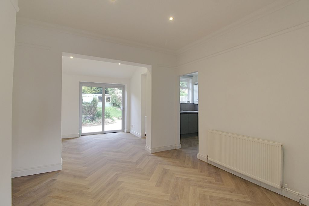 Property photo 3 of 18 Living