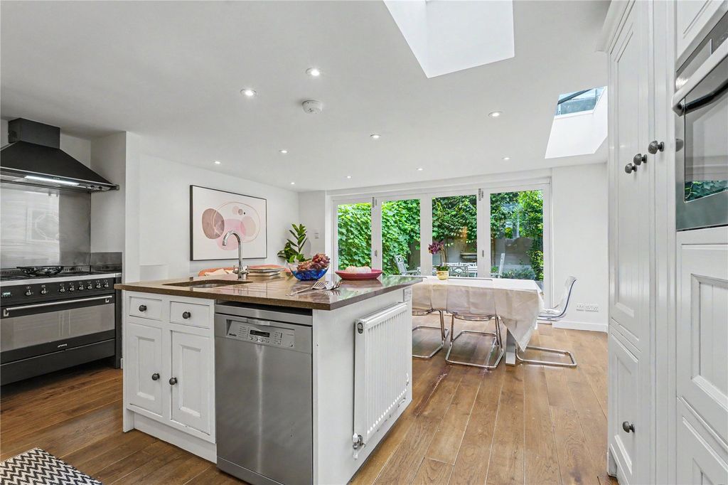 Property photo 2 of 18 Picture No. 56